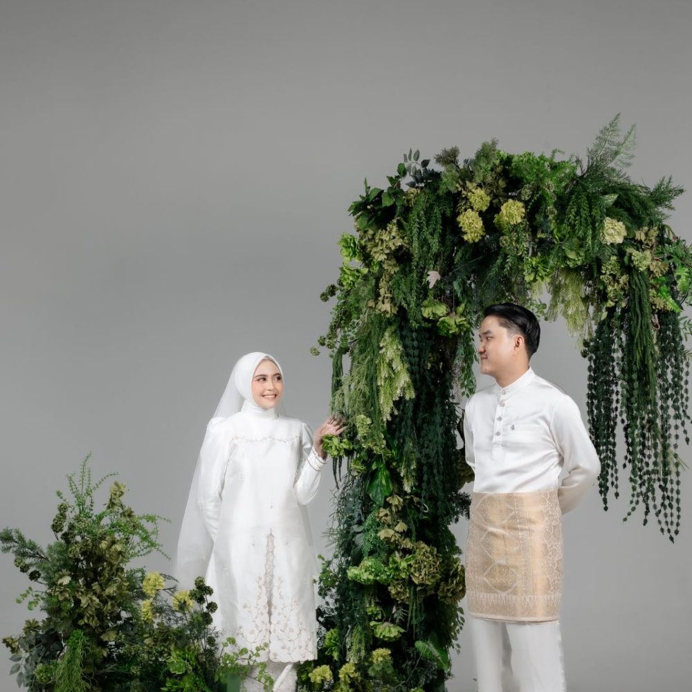 GIFT ADNAN-MONITA