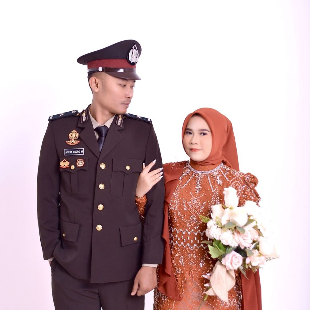 GIFT VINIA-ADITYA