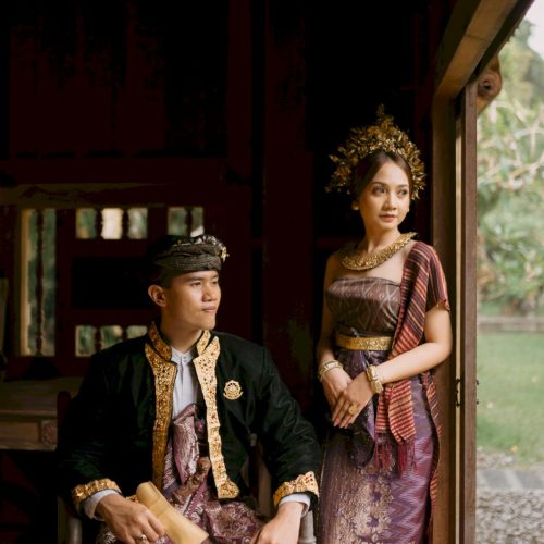 Ini dicrop dijadikan foto di biodata brides & grooms -Turah Dewa