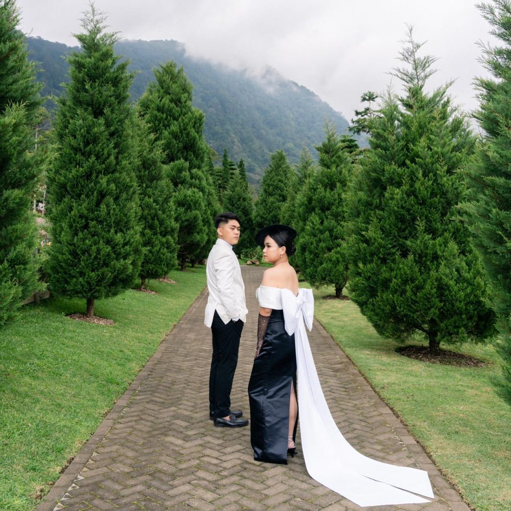 Ludhan Stefani Rev Wedding Gift