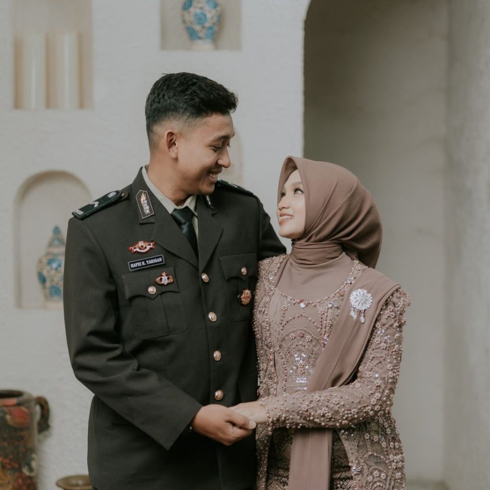 REGITA-HAFIZ28