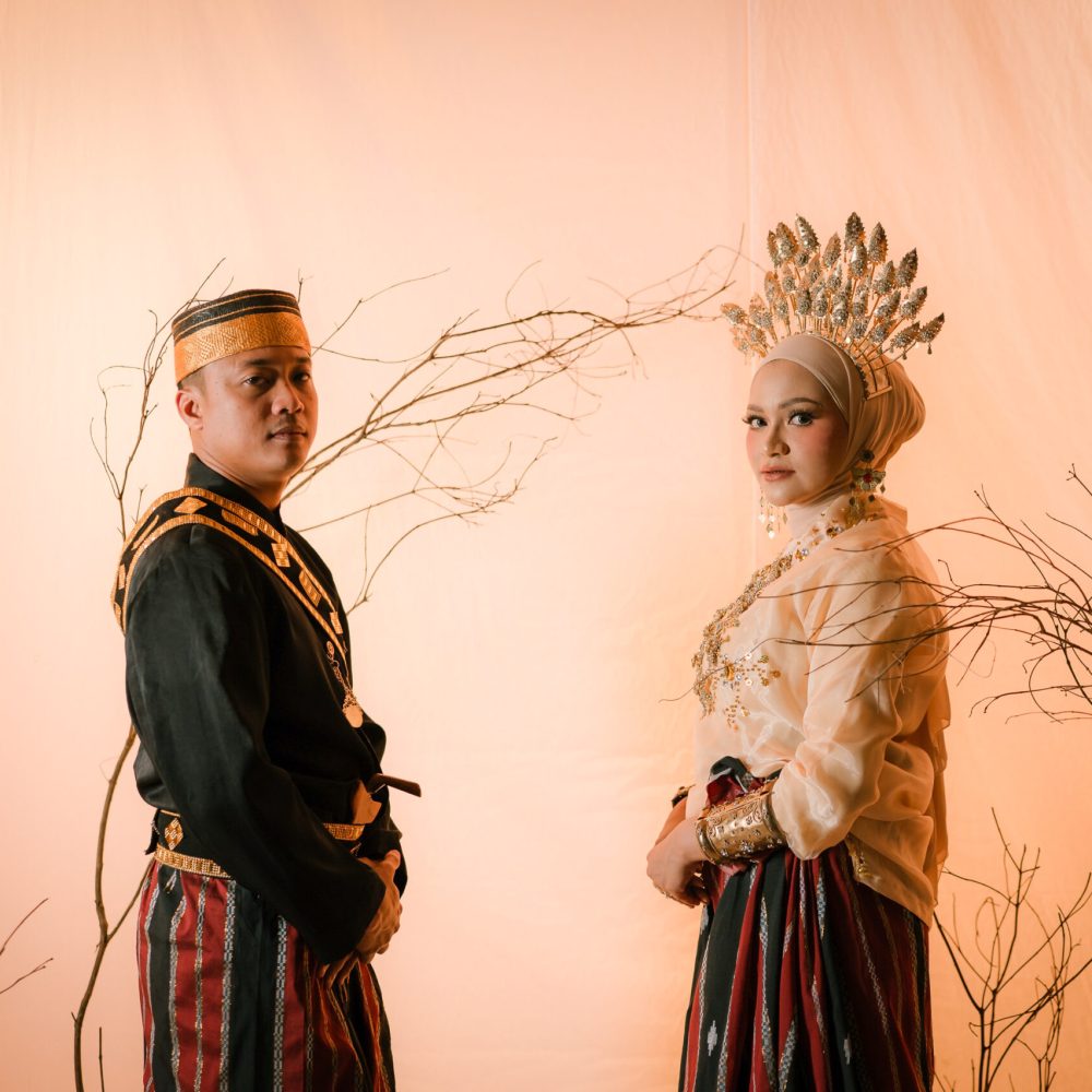 Utk hlman tulisn with love&wedding galerry syahirah