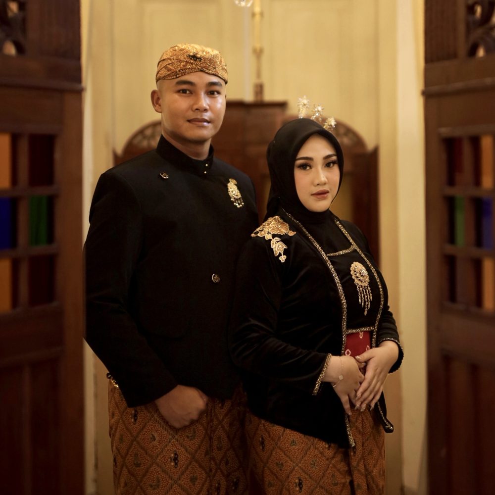 WEDDING GIFT RIFQI-AZIZAH