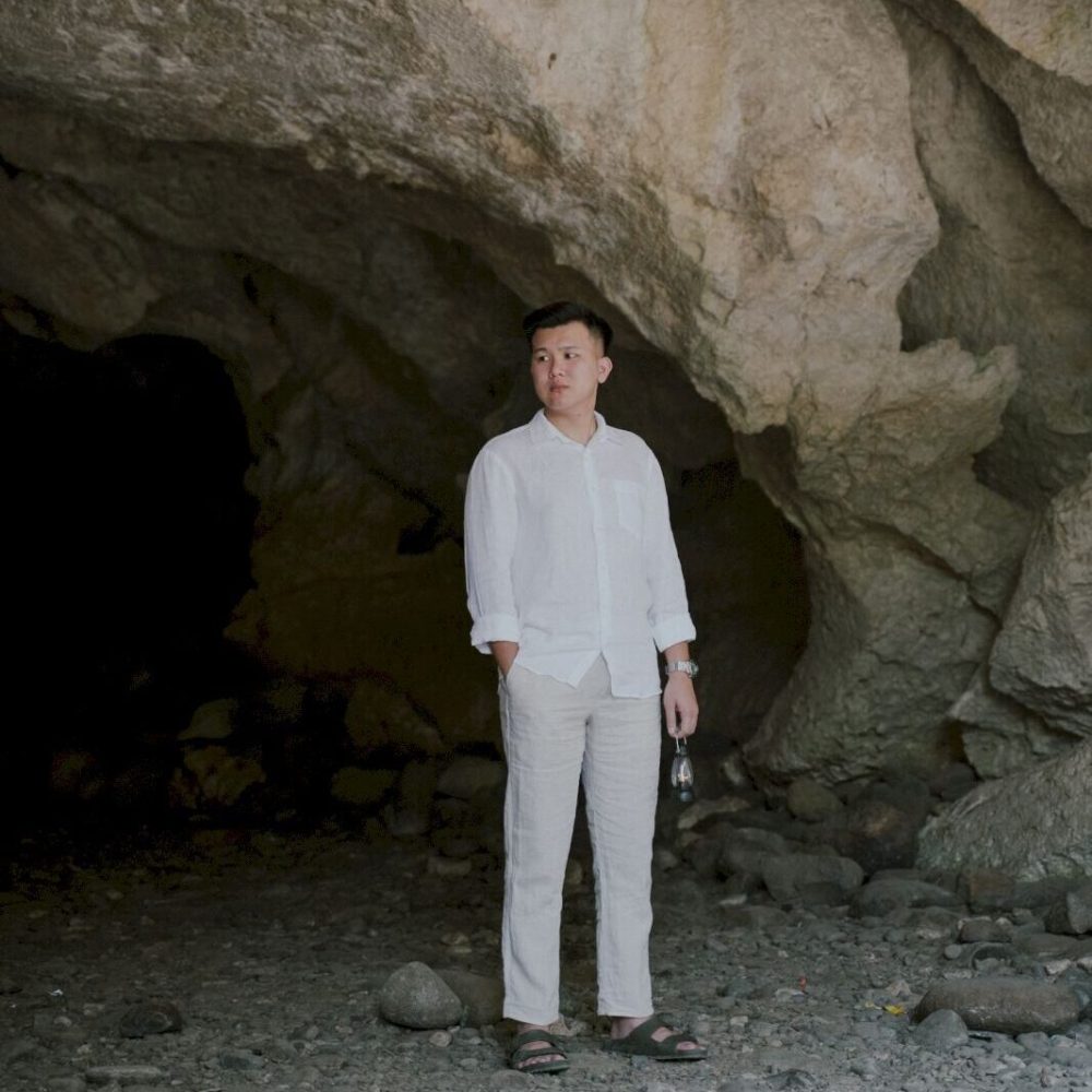 foto ini untuk menggantikan foto Hendra yang full body_hendra felicia